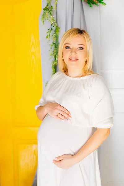 Happy Pregnant Woman Who Soon Become Mother Stands Background Yellow — Stock Photo, Image