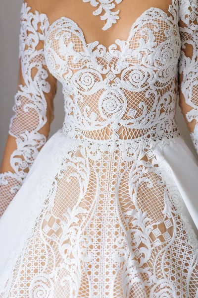 Piękna Biała Sukienka Koronki Pasie Cienkie Panny Młodej — Zdjęcie stockowe