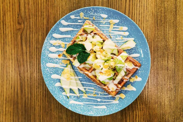 Bir close-up bir tabak çanak. ile lezzetli lezzetli waffle 