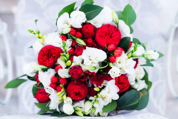 Весільний Букет Білих Червоних Троянд Крупним Планом — стокове фото