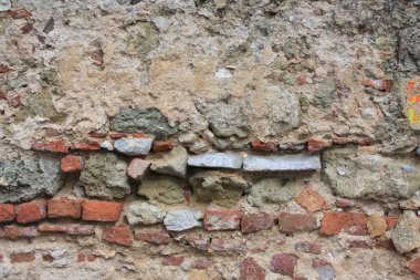 Kırık alçı duvar eski tarih. mimari öğesi.