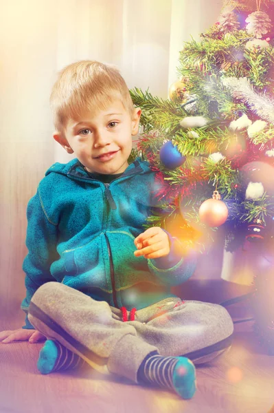 Bambino attende Babbo Natale — Foto Stock