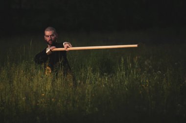 Dövüş sanatları savaşçı Wing Tsun, Kafkas kimono ve uzun s
