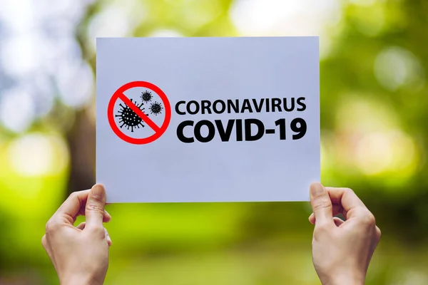 Handausstellung Die Papier Mit Wort Vorsicht Coronavirus Covid — Stockfoto