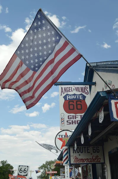 Bela Bandeira Dos Estados Unidos Uma Loja Presentes Seligman Junho — Fotografia de Stock