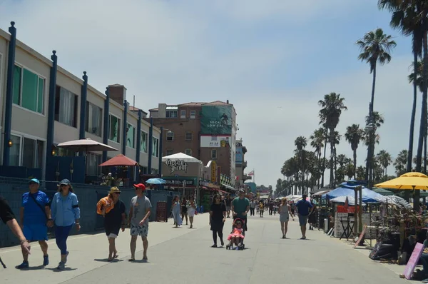 Hediyelik Eşya Mağazaları Beach Promenade Santa Monica Çok Çarpıcı Binalarda — Stok fotoğraf