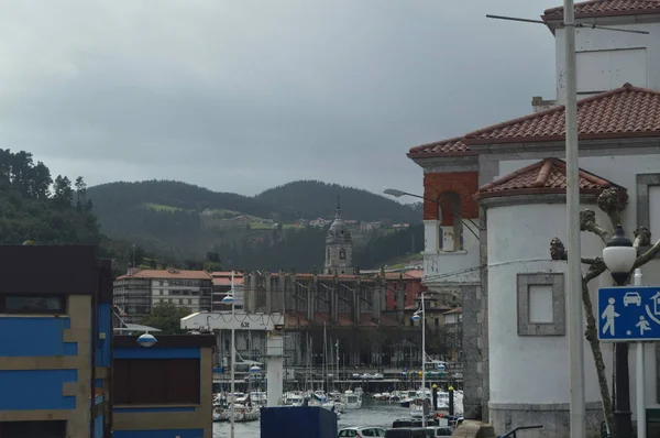Port Lekeitio Jego Łodzie Zacumowane Przez Doczesnego Hugo Tle Widoki — Zdjęcie stockowe