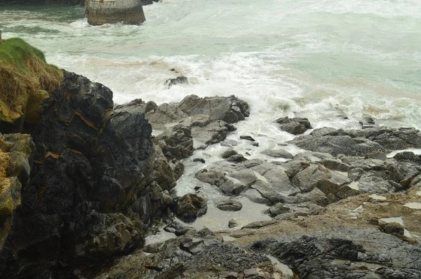 自然の防波堤で カンタブリア海の Mundaca Inclemencies のハリケーン Hugo 天気旅行自然 2018 Mundaca ビスケー — ストック写真