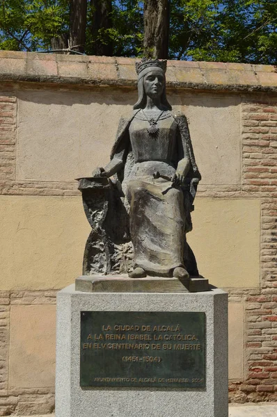 Preciosa Estatua Dedicada Reina Isabel Catolica Centenario Muerte Frente Edificio — Foto de Stock