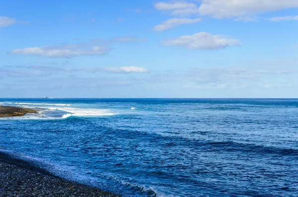 Zonsopgang Met Mensen Die Wachten Golven Surfen Las Americas Beach — Stockfoto