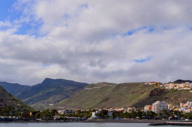 La Gomera adasının açık denizlerinden muhteşem manzaralar. 15 Nisan 2019. La Gomera, Santa Cruz de Tenerife İspanya Afrika. Seyahat Turizmi Fotoğraf Doğası.