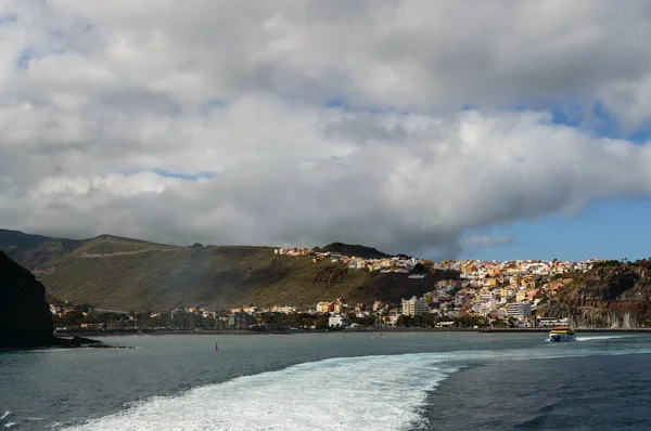 Magnifiche Viste Dal Mare Con Veglia Del Traghetto Come Sfondo — Foto Stock