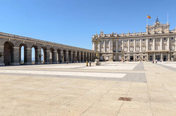 马德里皇家宫殿的漂亮拱门帕蒂诺德阿玛斯的内政 2019年6月15日 马德里 西班牙 旅游假期 — 图库照片