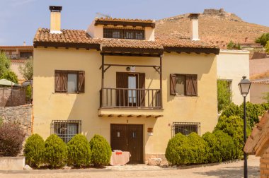 Güzel ev yenilendi ve 19. yüzyılda Hita 'da seramik atölyeye dönüştürüldü. 23 Temmuz 2019. Hita Guadalajara Castilla La Mancha. İspanya. Seyahat Turizm Tatilleri