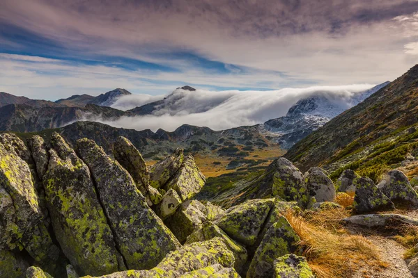 Górskiej scenerii w Alpach, na Morze chmur — Zdjęcie stockowe