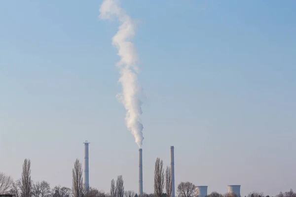 Fumaça Avermelhada Escura Poluição Vomitada Pilhas Plantas Movidas Carvão — Fotografia de Stock