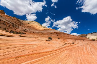 Sıcak gün batımı ışık altında parlak sahne Bryce Canyon Milli Parkı,