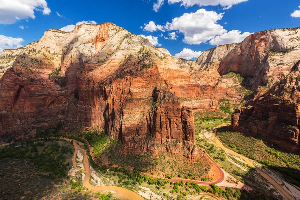 Angel'ın sahne Zion National Park, Utah, parlak bir sonbahar gün açılış.
