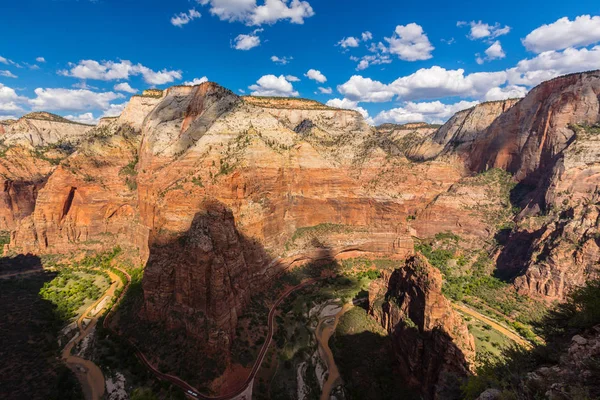 Angel'ın sahne Zion National Park, Utah, parlak bir sonbahar gün açılış.