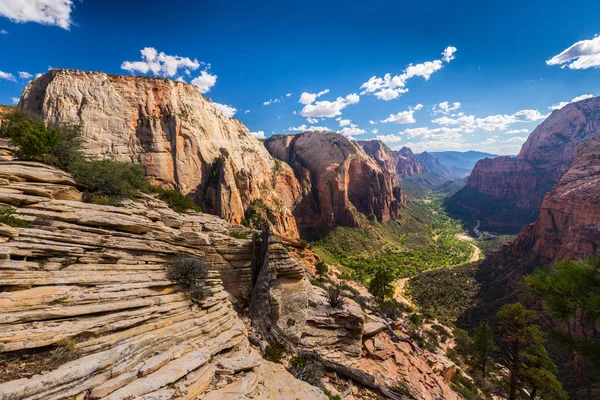 Angel'ın sahne Zion National Park, Utah, parlak bir sonbahar gün açılış.