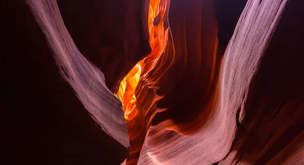 Red sandstone formations in Antelope Canyon, Arizona — Stock Photo, Image