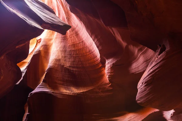 Red sandstone formations in Antelope Canyon, Arizona — Stock Photo, Image