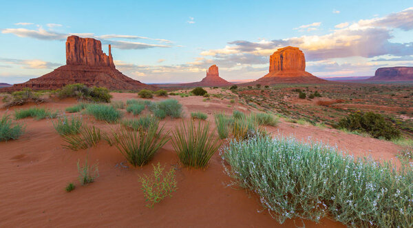 Idyllic scenery in Monument Valley, Arizona, at sunset