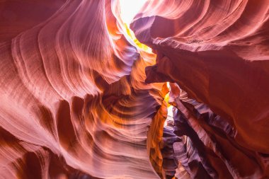 Antilop Kanyonu, Arizona'da güzel soyut kırmızı kumtaşı oluşumları