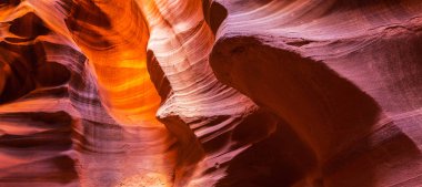 Antilop Kanyonu, Arizona'da güzel soyut kırmızı kumtaşı oluşumları