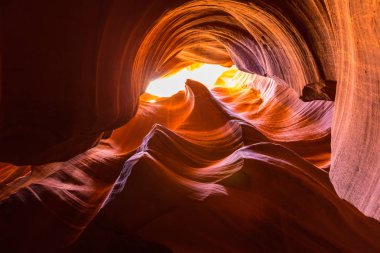 Antilop Kanyonu, Arizona'da güzel soyut kırmızı kumtaşı oluşumları