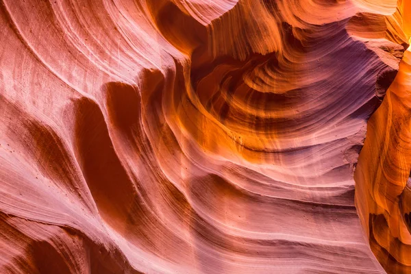 Antilop Kanyonu, Arizona'da güzel soyut kırmızı kumtaşı oluşumları