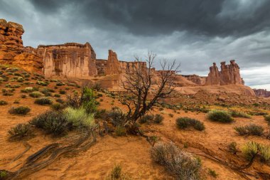 Damatic cennet ve fırtına Arches Ulusal Parkı, Utah