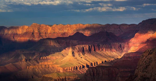Όμορφο Φως Του Ηλιοβασιλέματος Στο Εθνικό Πάρκο Grand Canyon — Φωτογραφία Αρχείου