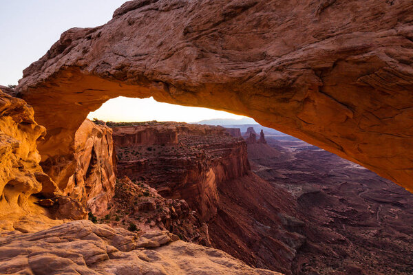 Мемфис, штат Юта, пейзаж с красивым светом восхода солнца
