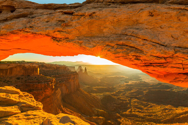 Mesa Arch, Utah, scenery, with beautiful sunrise light