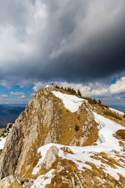 Bela Paisagem Montanhosa Nos Alpes Transilvânia Início Verão — Fotografia de Stock