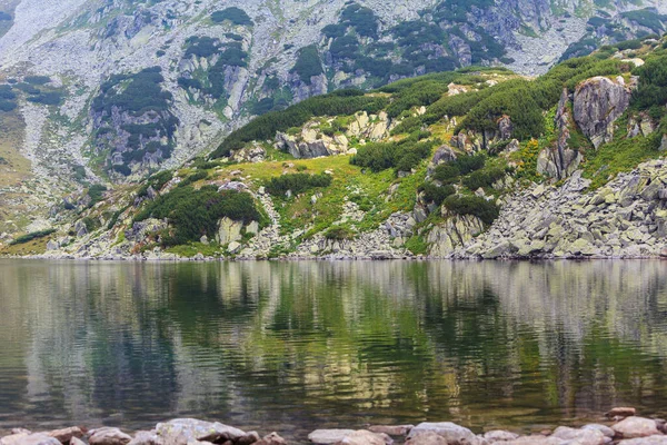 Pemandangan Musim Panas Pegunungan Alpen Transylvania Dengan Bebatuan Granit Danau — Stok Foto