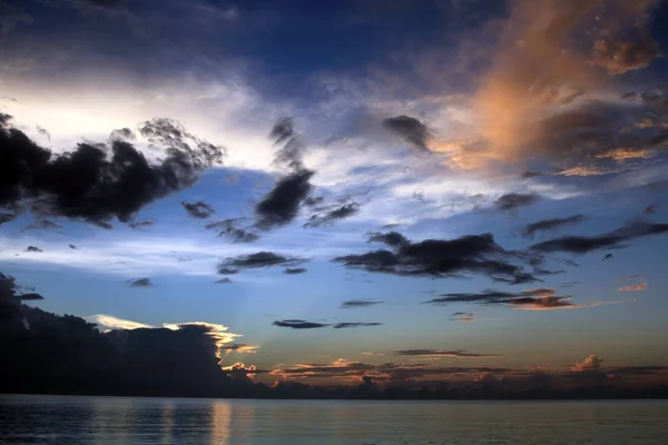 Atardecer en Jamaica, Playa de siete millas, Mar Caribe — Foto de Stock