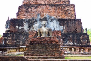 Portre - eski tuğla antik duvar Sukhothai geçmiş Park ve en önemli ili, Tayland Kraliyet tapınak kalıntıları. (seçici odak eski tuğla)