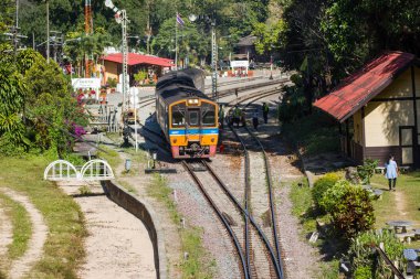 Khun Tan tren istasyonu,: Lamphun, Thailand: 23 Aralık 2017: - Sonraki istasyona gitmek tren tren istasyonu terk