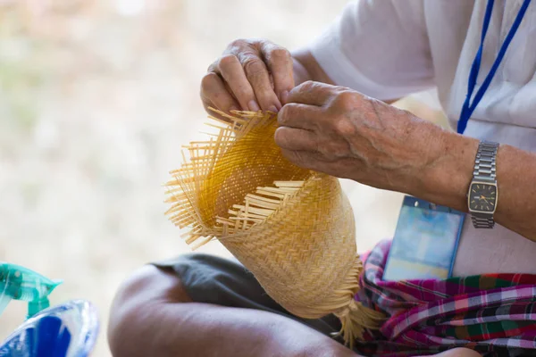 Los Aldeanos Tomaron Rayas Bambú Para Tejer Diferentes Formas Para — Foto de Stock