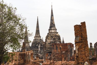 Wat Phra Si Sanphet Ayutthaya-: 26 Aralık 2017:-Ayutthaya Historical Park olarak kabul dünya mirası 13 Aralık 2534 Ayutthaya tarihi şehir.