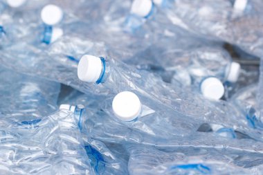 plastik şişeler, plastik şişe boş geri dönüşüm kavramı kullanılan 