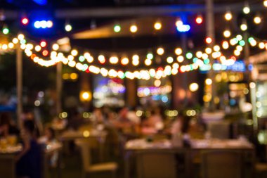 bulanık görüntü festivaller ve gece partileri bir restoran ve atmosfer olduğunu mutlu ve huzurlu, Bangkok Tayland.  