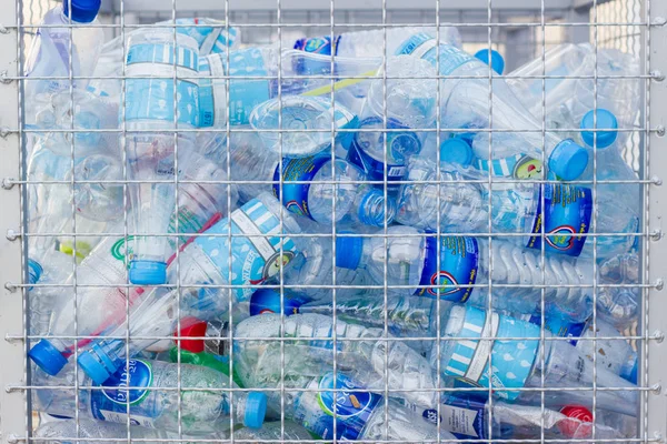 バンコク 2018 リサイクルのため多くのペットボトルがリサイクルされる 空をリサイクルの概念は プラスチック製のボトルを使用 — ストック写真