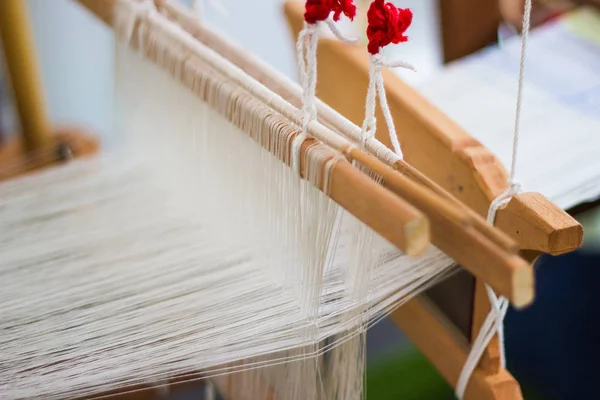 Domácnost Loom Tkaní Detail Tkalcovský Stav Pro Domácí Výrobu Hedvábí — Stock fotografie