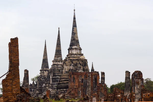 Les Trois Chedis Wat Phra Sanphet Ayutthaya Parc Historique Été — Photo