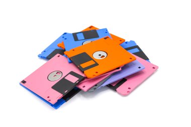 Disket, disket olarak da bilinir, ya da sadece disk veri depolama ve 1970'lerin ortalarında exchange 2000'lerin ortalarında içine her yerde bulunan bir form oldu. Beyaz arka plan üzerinde izole