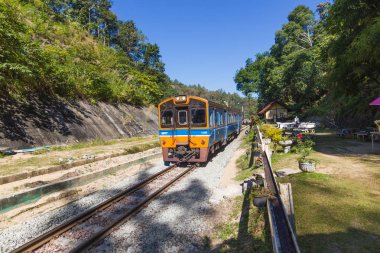 Khun Tan tren istasyonu,: Lamphun, Thailand: 23 Aralık 2017: - Sonraki istasyona gitmek tren tren istasyonu terk