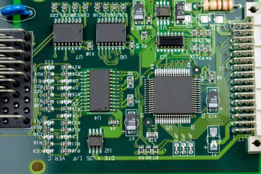 Elektronik devre kartı elektronik makinenin bir parçası  